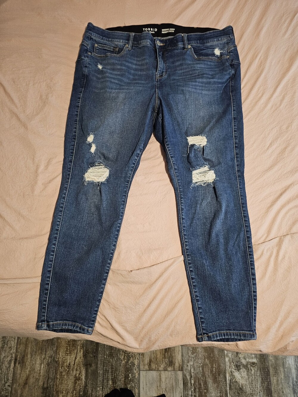 Bombshell Skinny Stretch Ripped Jeans - Picture 1 of 2